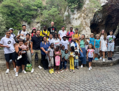 Trek Refugees: rifugiati accolti in visita alle grotte i Pastena
